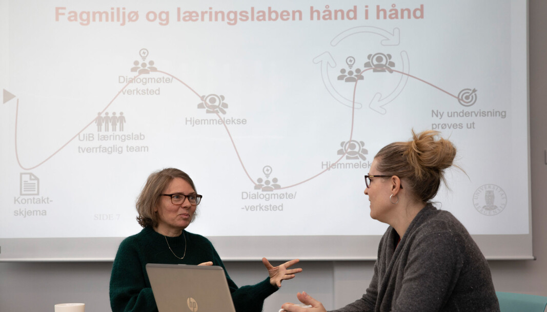 HAR FORNYET EX.PHIL. PÅ SV og HF: Vibeke Tellmann fra ex.phil. og Karianne Omdahl fra UiB læringslab har sett mye til hverandre det siste året – fysisk og digitalt. HAR FORNYET EX.PHIL. PÅ SV og HF: Vibeke Tellmann fra ex.phil. og Karianne Omdahl fra UiB læringslab har sett mye til hverandre det siste året – fysisk og digitalt.