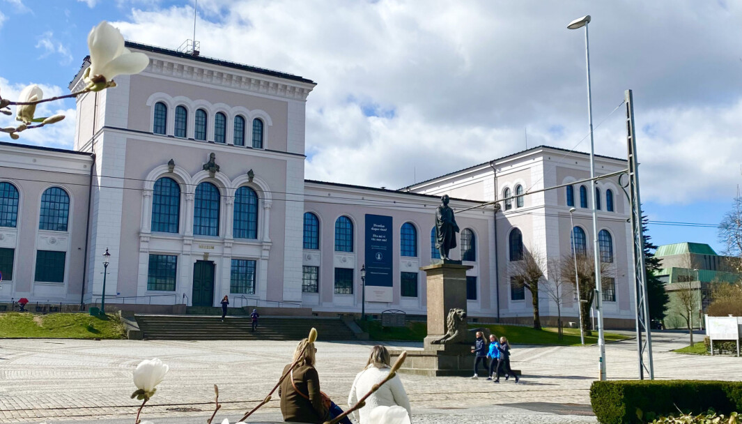 Tall fra Samordna Opptak viser søkerrekord til nye UiB-studier. Tall fra Samordna Opptak viser søkerrekord til nye UiB-studier.