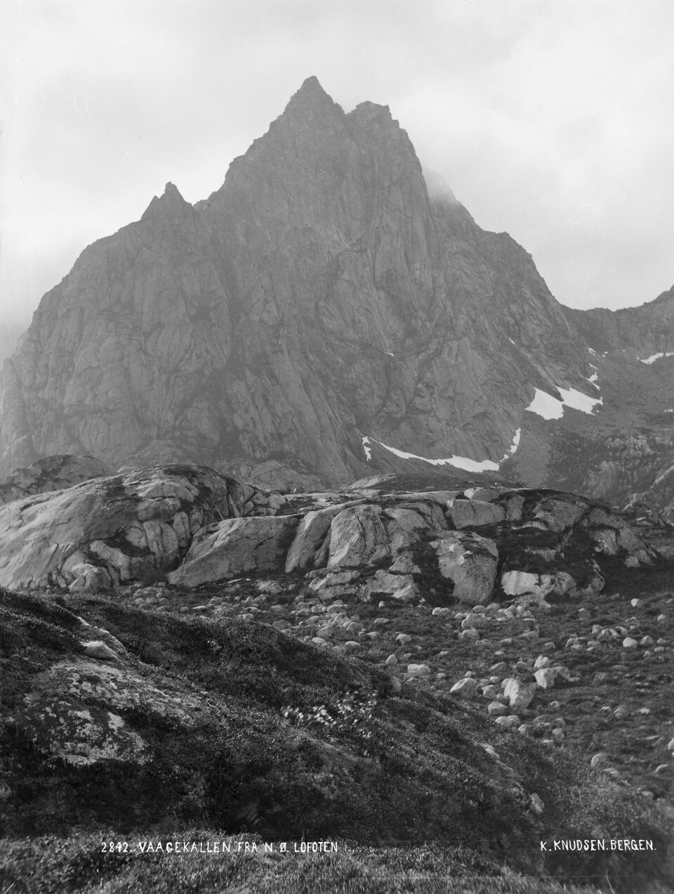 Vaagekallen fra N.Ø. Lofoten, 1885. Foto: Knud Knudsen (ubb-kk-1318-2842). Billedsamlingen, UB Bergen.