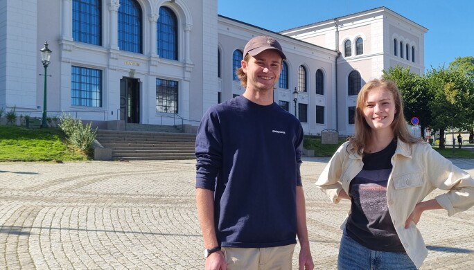 Vegard Sæle og Stine Lise Sørvik har praksis hos EIA dette semesteret. Vegard Sæle og Stine Lise Sørvik har praksis hos EIA dette semesteret.