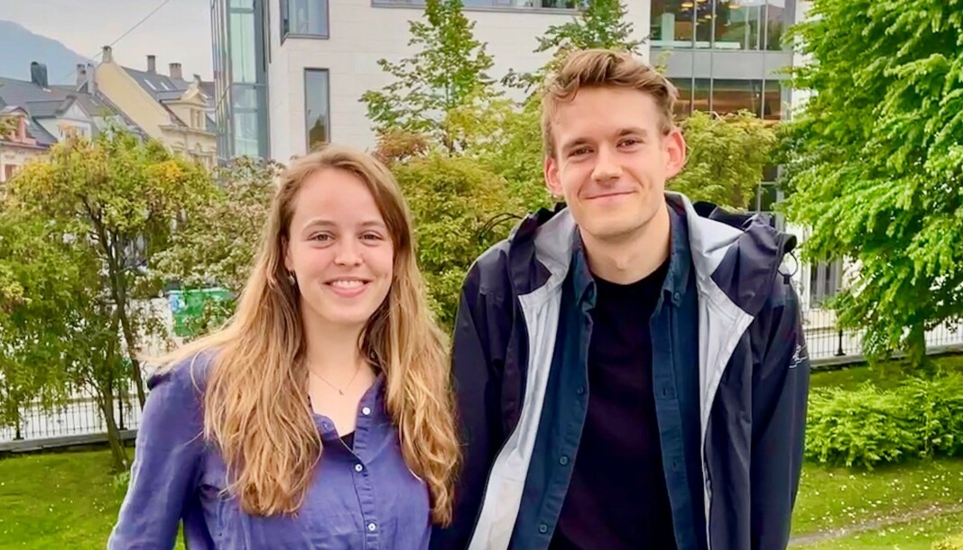 HARD KONKURRANSE: Anna Blome og Harry Lewis Lawford trives godt som studenter ved UiB sin nye master i bærekraft. Nærmere 300 studenter konkurrerte om de 20 plassene. HARD KONKURRANSE: Anna Blome og Harry Lewis Lawford trives godt som studenter ved UiB sin nye master i bærekraft. Nærmere 300 studenter konkurrerte om de 20 plassene.