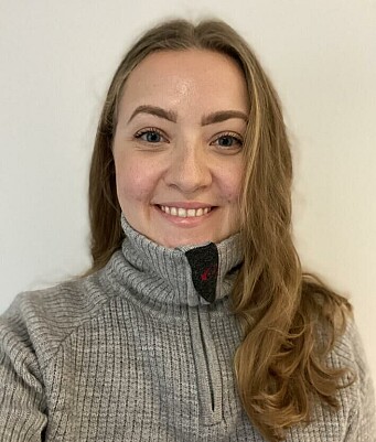 - Det blir bra å velge tema for oppgaven, hva jeg skal skrive om og få lov til å fordype meg skikkelig i det jeg brenner mest for, sier Mina Hirsum Lystad, student på master i spesialpedagogikk ved Det psykologiske fakultet. - Det blir bra å velge tema for oppgaven, hva jeg skal skrive om og få lov til å fordype meg skikkelig i det jeg brenner mest for, sier Mina Hirsum Lystad, student på master i spesialpedagogikk ved Det psykologiske fakultet.