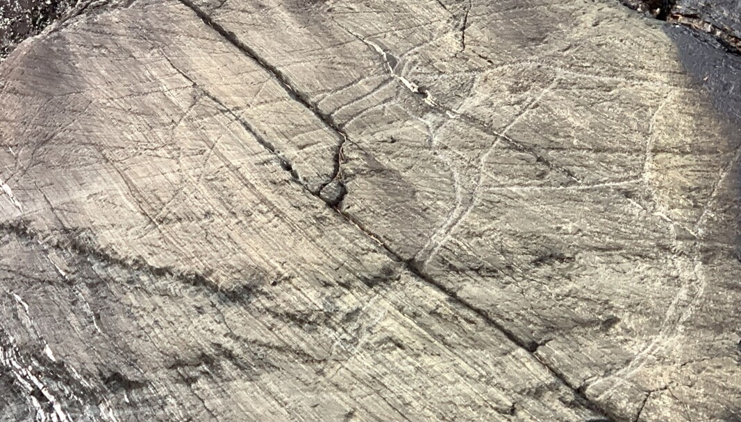 Her kan ein sjå korleis bergkunsten ser ut i dagslys. Her kan ein sjå korleis bergkunsten ser ut i dagslys.