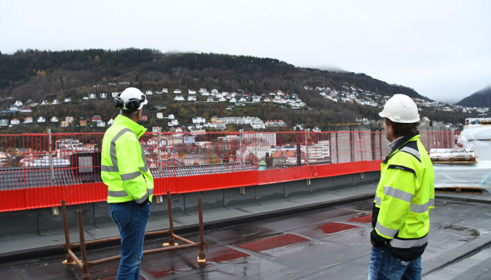 Dette blir utsikten fra takterrassen til de ansatte, som skal få blant annet sittegrupper. Dette blir utsikten fra takterrassen til de ansatte, som skal få blant annet sittegrupper.