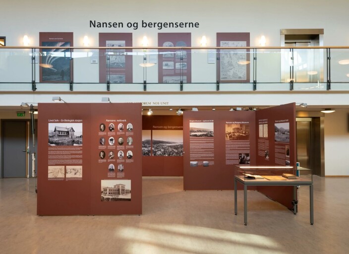 Utstillingen «Nansen og bergenserne» på Bibliotek for Humaniora. Utstillingen «Nansen og bergenserne» på Bibliotek for Humaniora.