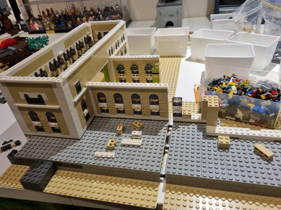 Bilde 2 av 8: Legomuseet tar form. Foto: Svein Tore Bidne Bøe. Bruk pilene til å navigere.