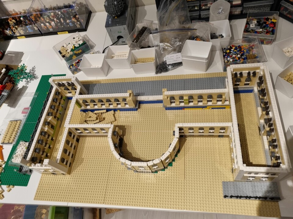Bilde 3 av 8: Legomuseet sett ovenfra før taket bygges. Foto: Svein Tore Bidne Bøe. Bruk pilene til å navigere.