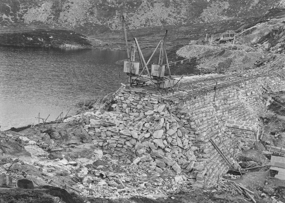 ubb-bs-ok-13092. Bygging av den nye Tarlebødemningen ca. 1923.Bilde 6 av 9, bruk pilene til å naviger.