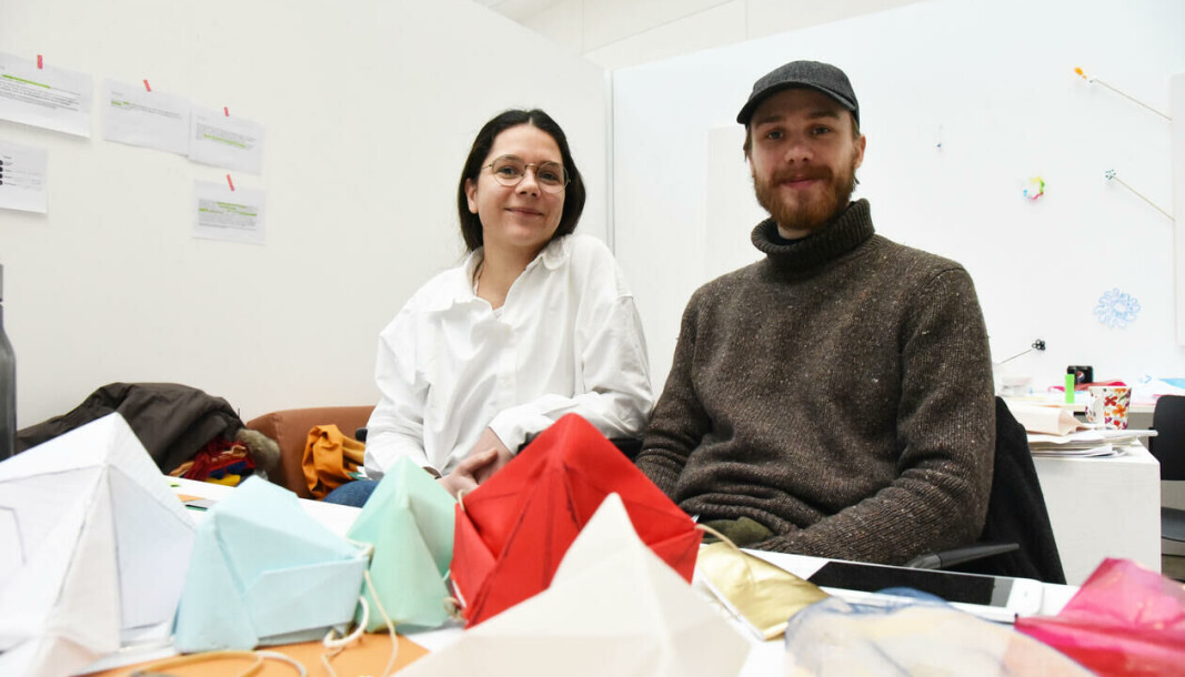 MASKER: Ludwig Braathen og Ajla Ceric har tatt utgangspunkt i ulike personlighetstyper og bruken av munnbind under pandemien. MASKER: Ludwig Braathen og Ajla Ceric har tatt utgangspunkt i ulike personlighetstyper og bruken av munnbind under pandemien.