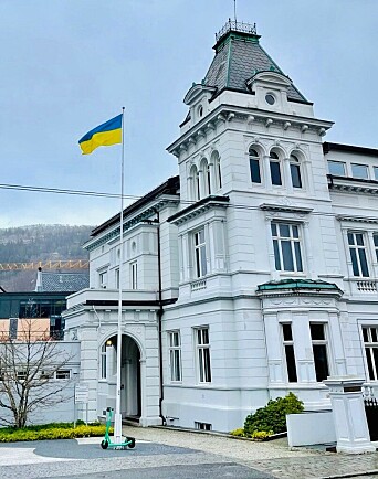 Ukrainas flagg vaiet på Museplass, lørdag Ukrainas flagg vaiet på Museplass, lørdag