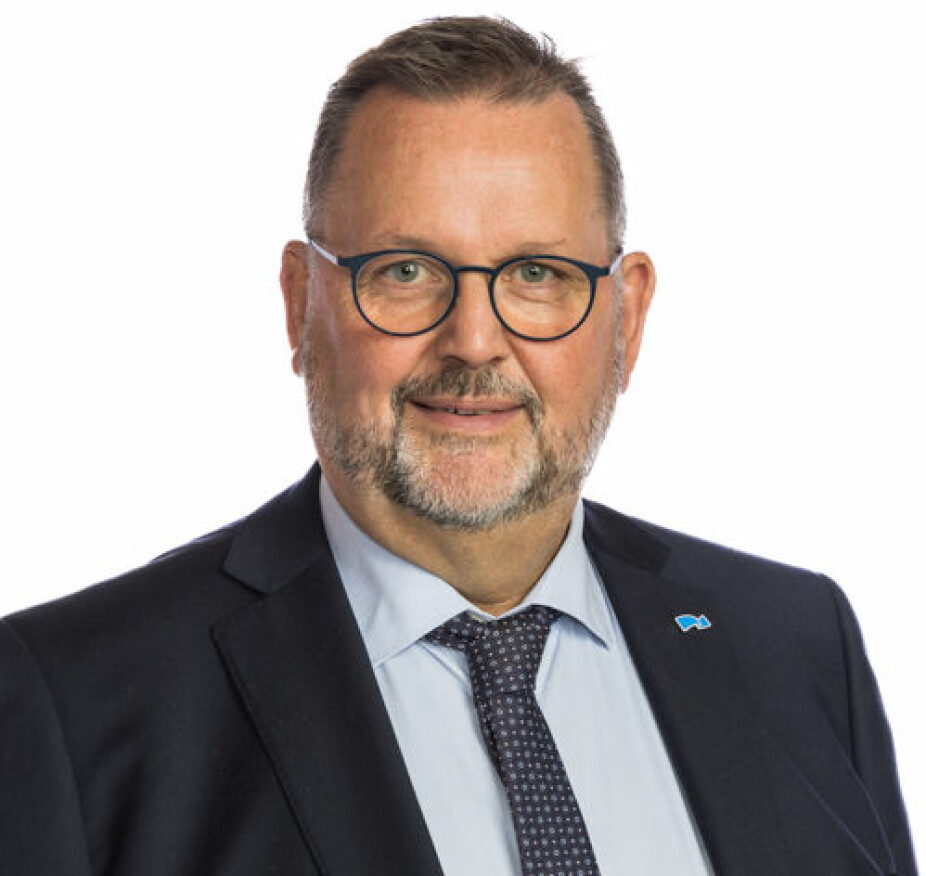 Svein Harberg er fra Aust-Agder og representerer Høyre på Stortinget. Som medlem i kontroll- og konstitusjonskomiteen er han saksordfører for grunnlovsforslagene som behandles der.