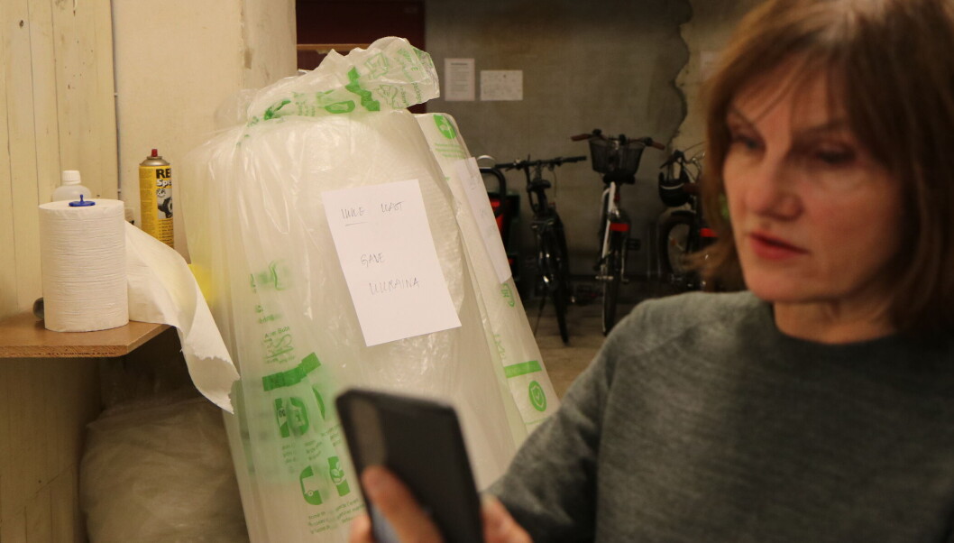 TYDELIG MERKING: Tingene som skal sendes til Ukraina er tydelig merket med "Ikke kast, gave til Ukraina". Som denne rullen med bobleplast i bakgrunnen. TYDELIG MERKING: Tingene som skal sendes til Ukraina er tydelig merket med "Ikke kast, gave til Ukraina". Som denne rullen med bobleplast i bakgrunnen.