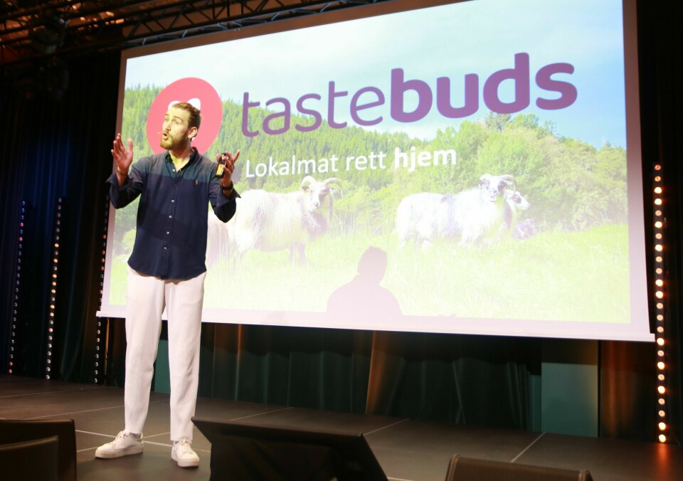 Alexander Muri i Tastebuds ga studentane tips og råd om korleis dei skal presentere ideen sin. Foto: Dag Hellesund