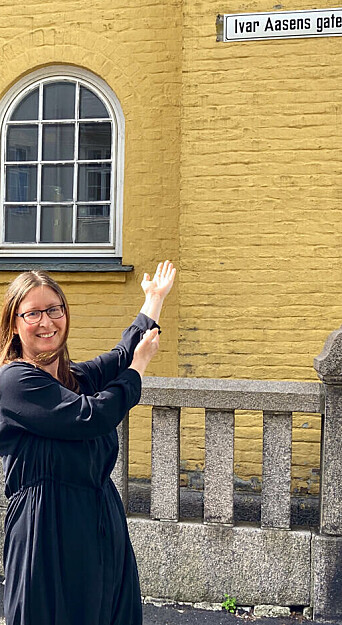 Ivar Aasens gate er godt plassert i UiBs bakgård. Ordbokredaktør Gyri Smørdal Losnegaard tek gjerne ein guida tur rundt kvartalet. Ivar Aasens gate er godt plassert i UiBs bakgård. Ordbokredaktør Gyri Smørdal Losnegaard tek gjerne ein guida tur rundt kvartalet.