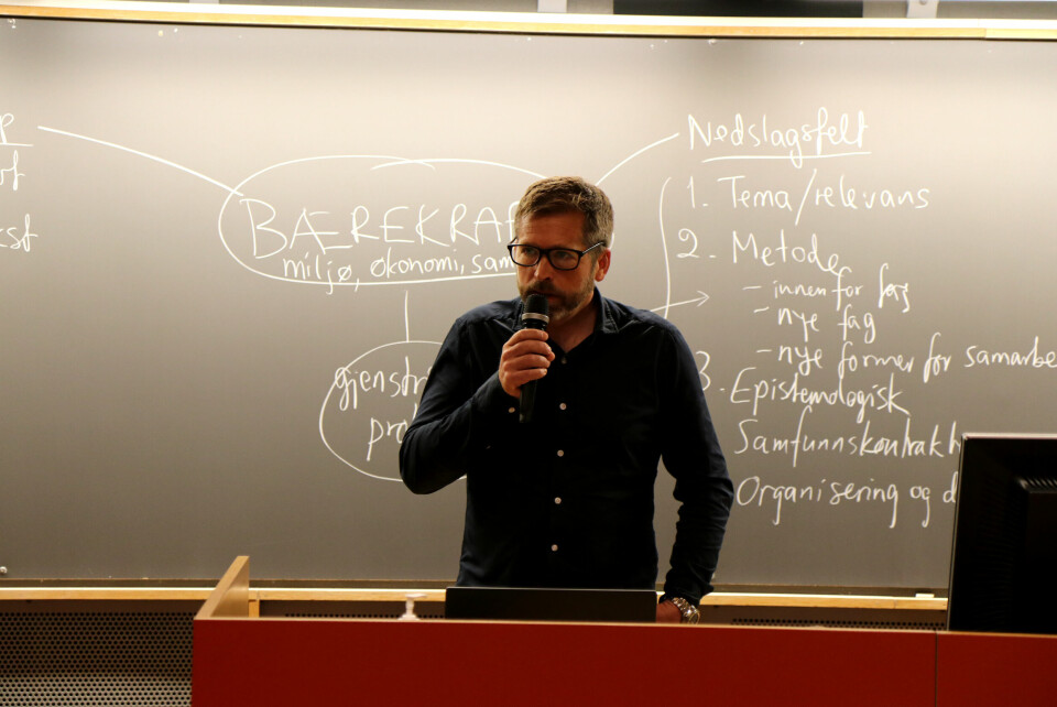 Innlegg ved professor Jostein Bakke ved Institutt for geovitenskap. Foto: Pål Adrian Clausen Ryen/Ole Friele