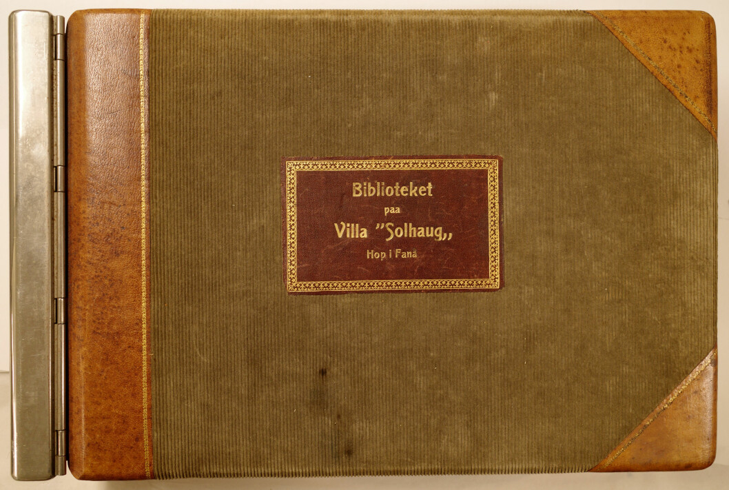 Nielsens massive katalog over boksamlingen sin.