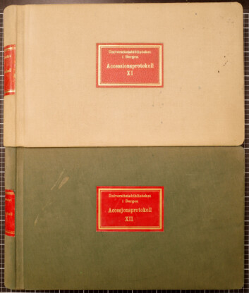Universitetsbibliotekets aksesjonsprotokoll nr XI og XII, der Einar Nielsen med sirlig håndskrift førte inn tilveksten av nye bøker til biblioteket, inkludert sine egne donerte bøker.