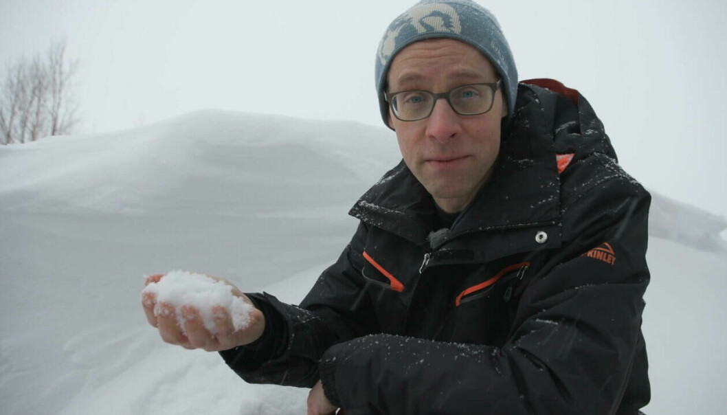 Ved å analysere isotopane i snø eller vassmolekyl kan Harald Sodemann og dei andre forskarane finne ut kor vatnet kjem frå. Click to add image caption