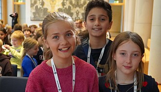 Yad Mohamad, Jule Risdal Hjelmtveit og Alice Otteren-Neale på konferanse. Yad Mohamad, Jule Risdal Hjelmtveit og Alice Otteren-Neale på konferanse.