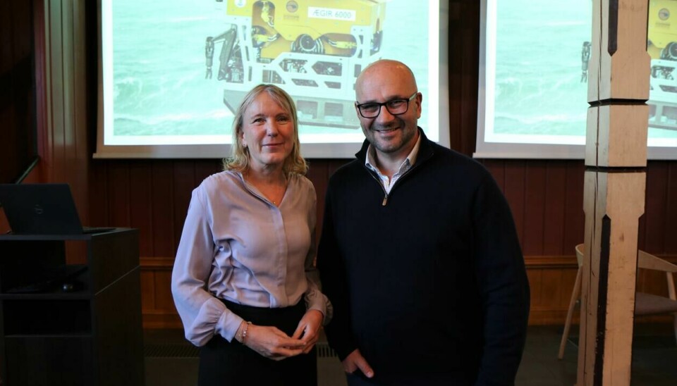 UiB-rektor Margareth Hagen og tv-produsent James Honeyborne kunne 2. november annonsere samarbeidet om den nye Netflix-serien «Our Oceans» i et arrangement i Tårnsalen på Universitetsmuseet.