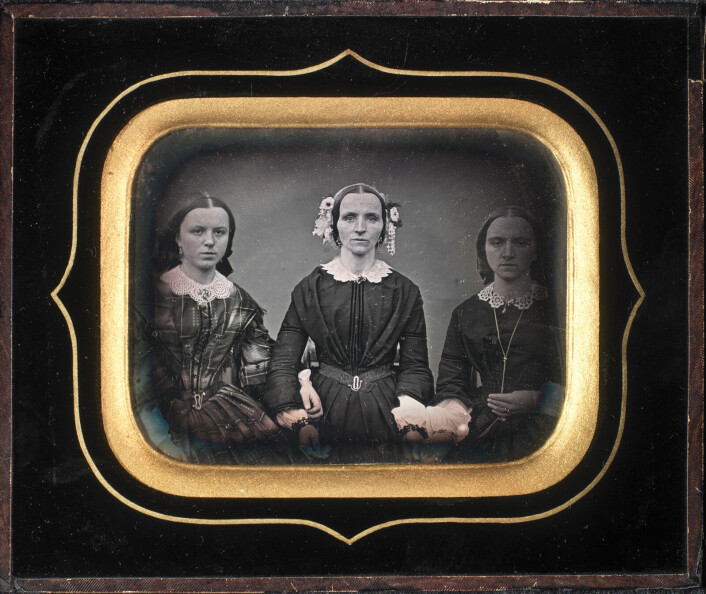 UBB-BS-OK-16550. Daguerreotypier fra 1850-tallet. Ukjente personer og ukjent fotograf. UBB-BS-OK-16550. Daguerreotypier fra 1850-tallet. Ukjente personer og ukjent fotograf.