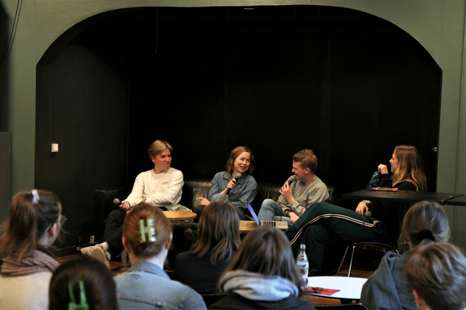 Anja Bakken Riise, leder av Fremtiden i våre hender, stilte opp som gjesteekspert da Bærekraftspilotene UiB inviterte Studentradioen i Bergen, ved Studentrådet til live podcast om klimavennlige valg.