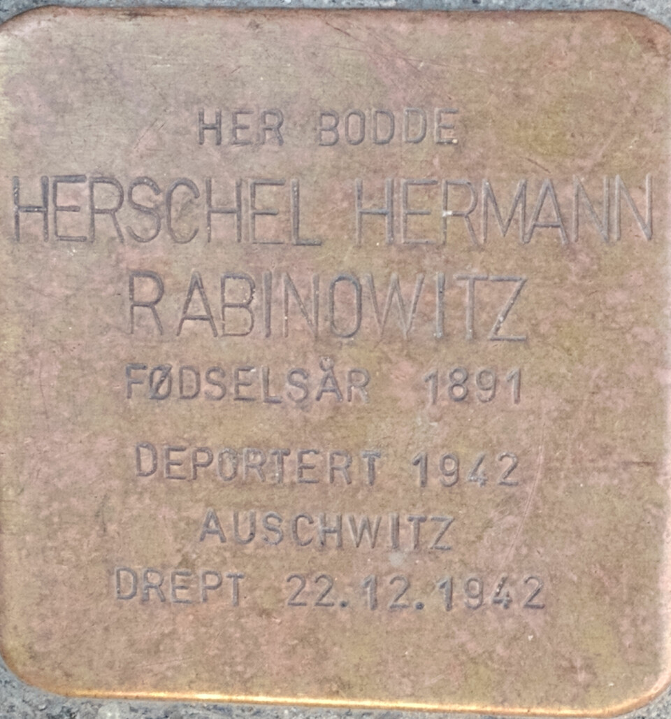 'Snublestein' til minne om Herschel Hermann Rabinowitz fra Gågaten i Bergen.