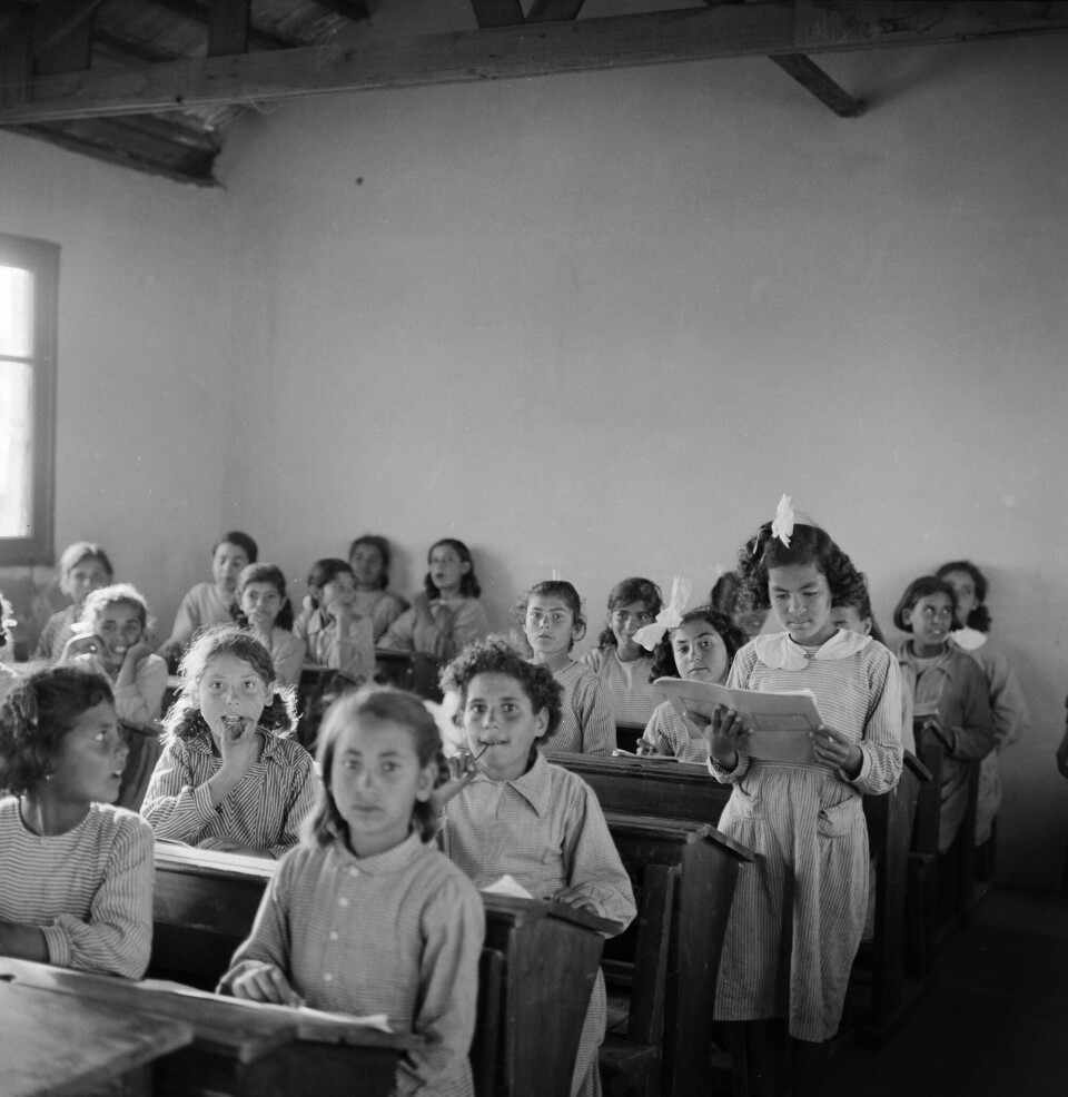 ubb-jg-n-0354-11: Primary school girls in a classroom as part of UNRWA's educational program. Gaza Strip, April-May 1957.