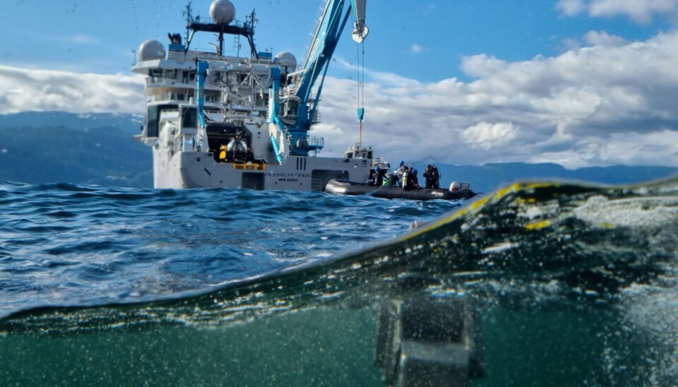 U-båten til Ocean Explorer på vei ned i dypet.