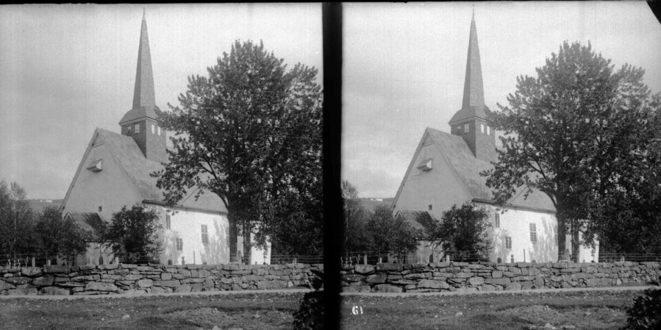 Her ser vi korleis Østre Gausdal kyrkje såg ut ein gong mellom 1900 og 1918. Kyrkja vart bygd om lag 1250, og fanst då Kristen levde.