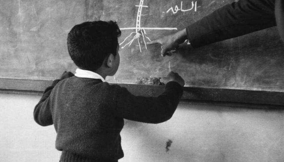 Bilde av skolegutt i Gaza i 1957.