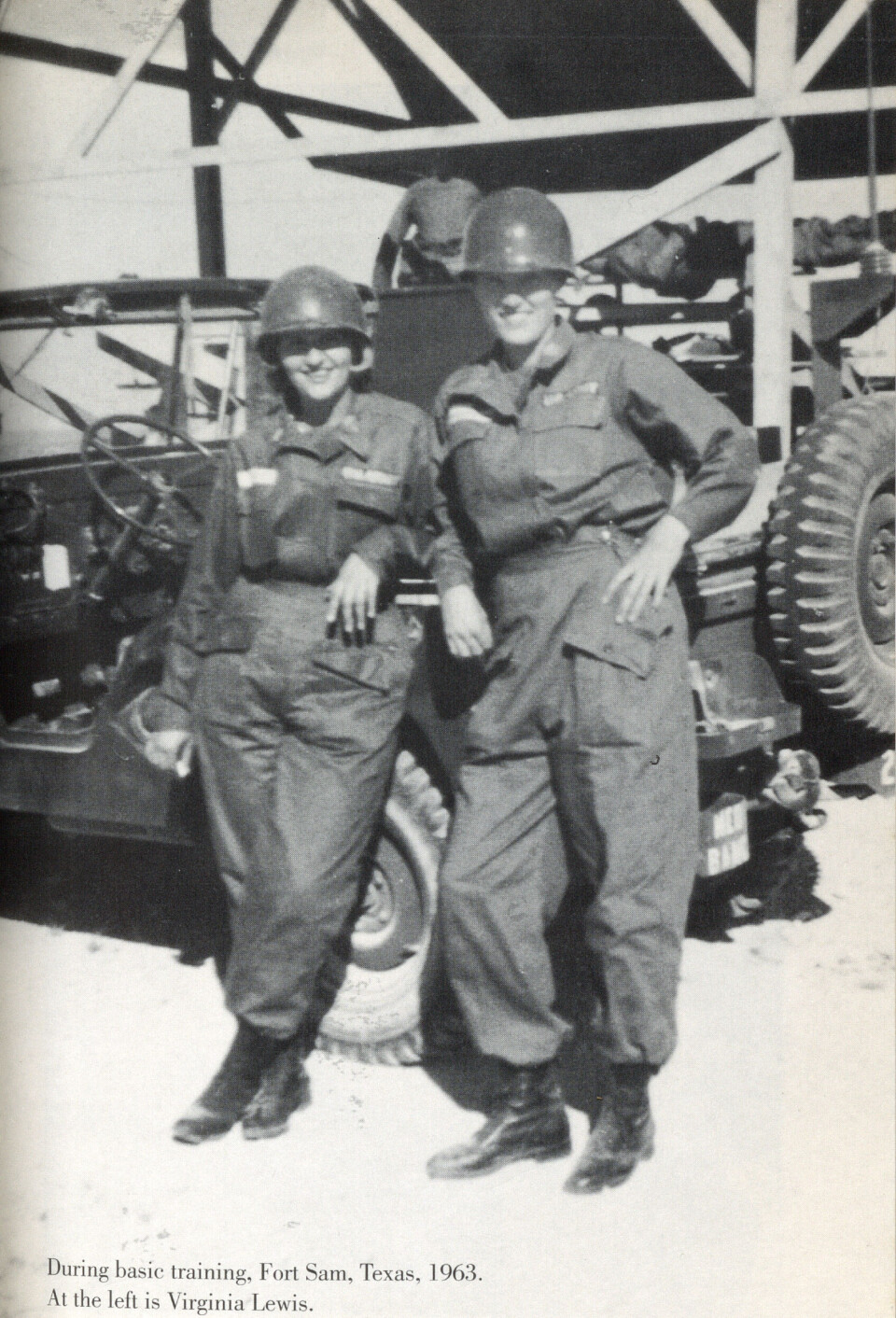 1963: Sammen med venninnen Virgina Lewis på Camp
Bullis, Fort Sam Houston, Texas.
