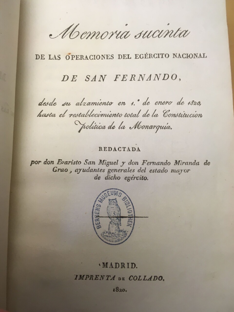 Forsiden av Beskrivelsen av 1820-revolusjonen skrevet av Evaristo San Miguel og Fernando Miranda de Grao