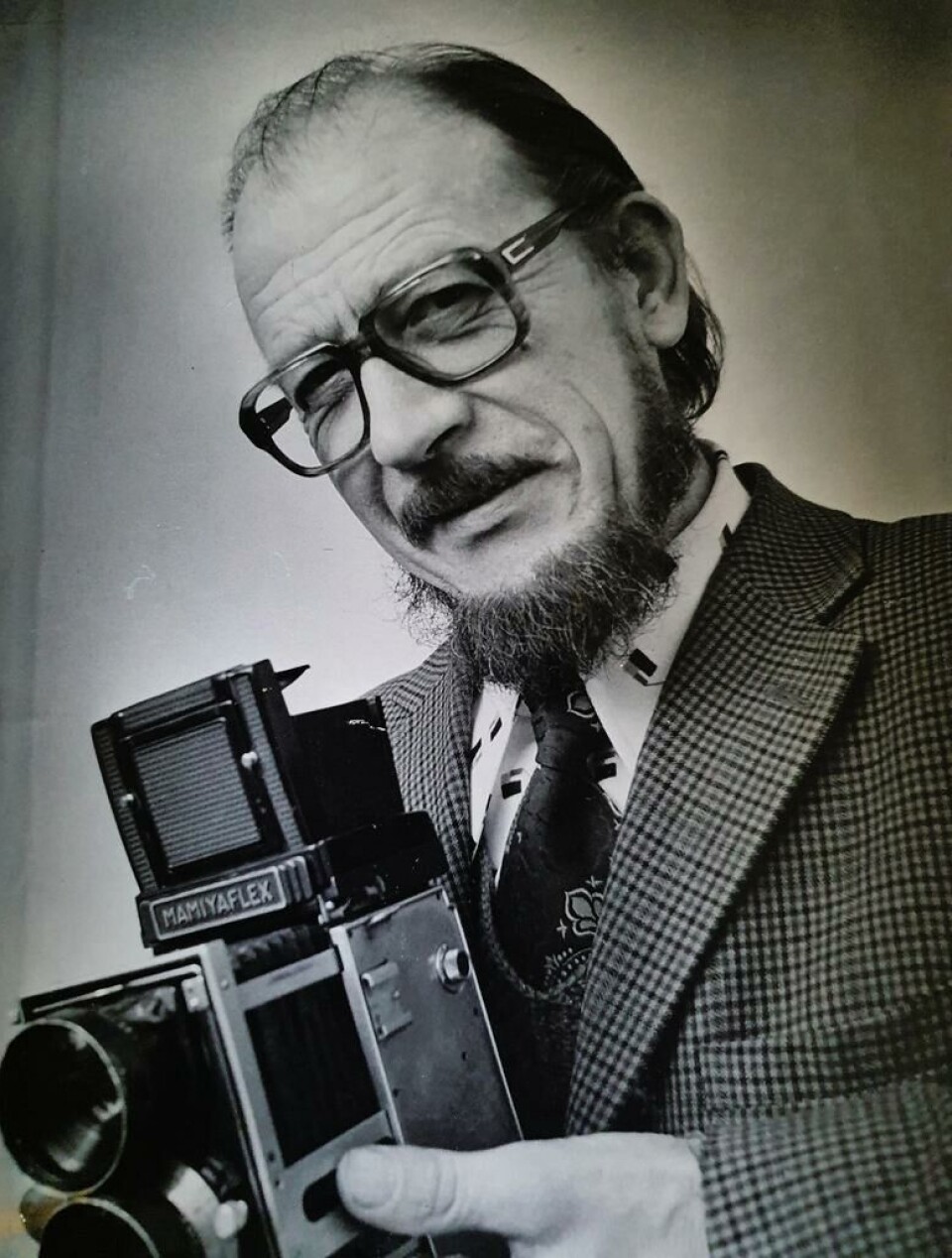 Finn Tollefsens fotoarkiv med 75.000 negativer finnes nå hos Billedsamlingen ved Universitetsbiblioteket i Bergen.