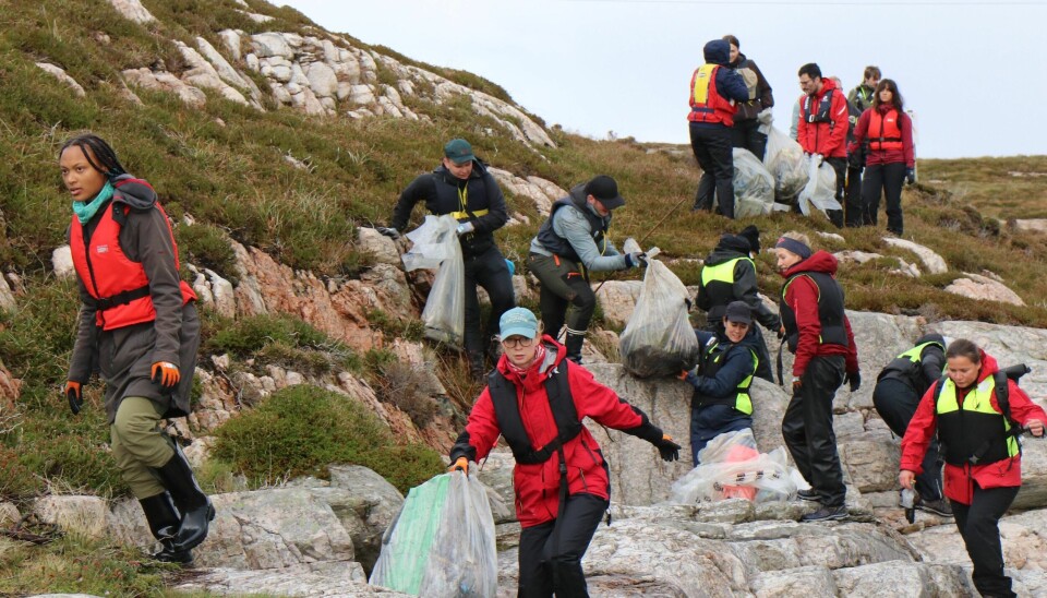Plastryddeaksjonen har fått støtte også i 2025, og i år skal det holdes i omkringliggende områder til Hellesøy på Sotra. Bildet er fra fjorårets arrangement.